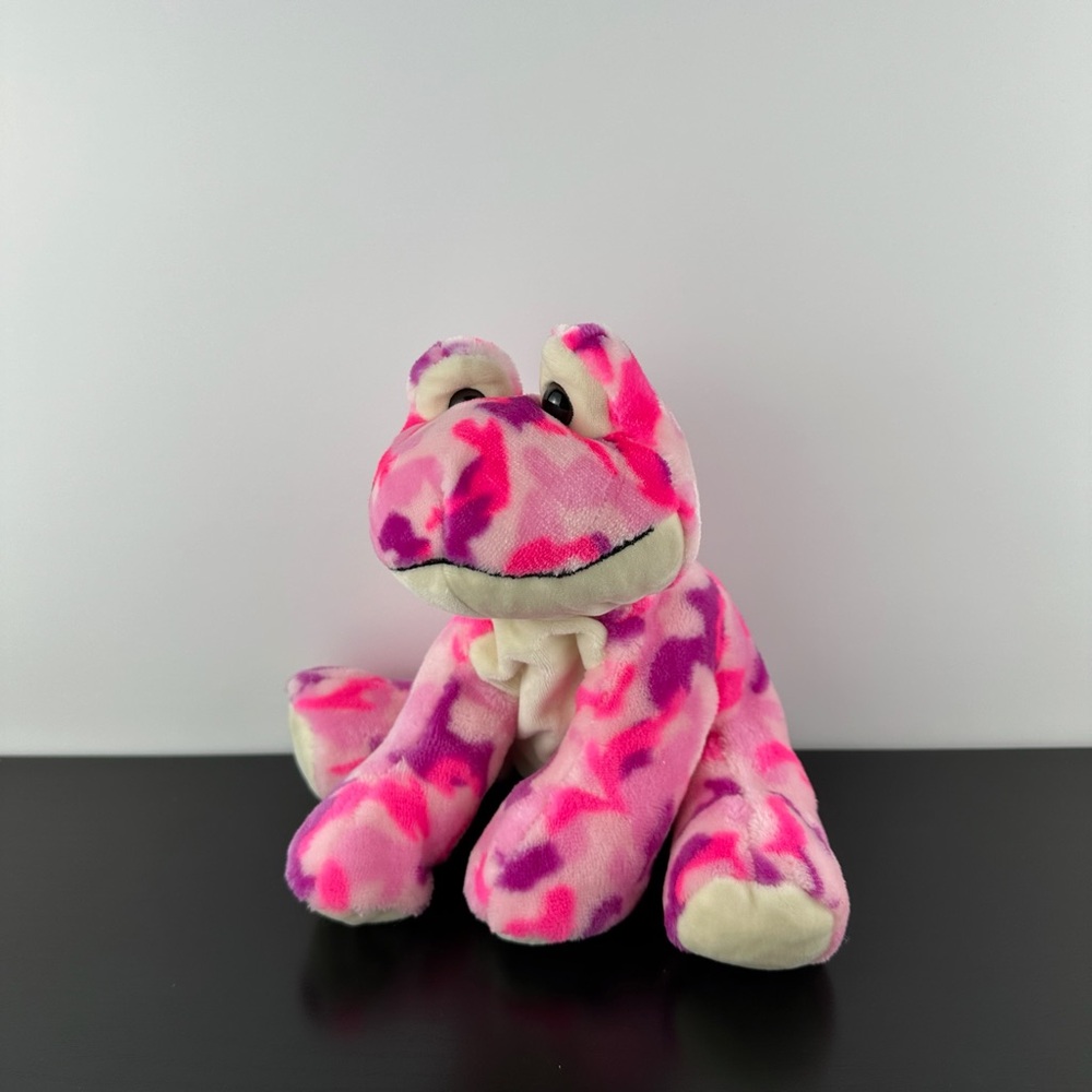 Fiesta Rare Camo Comfies Pink Purple Frog 7.5” Plush Stuffed Animal